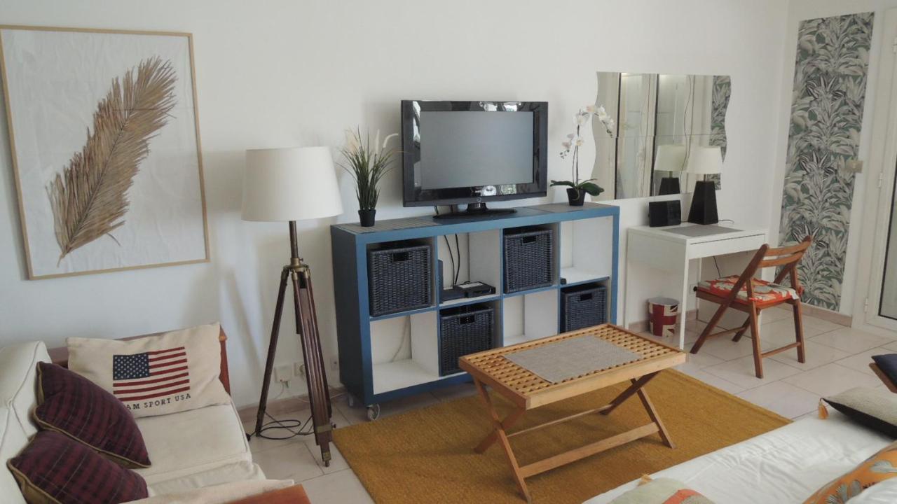 Acci Cannes Marina Bagian luar foto