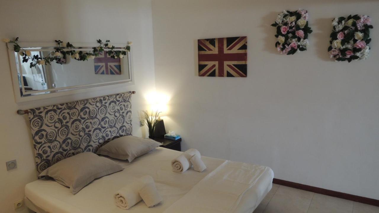 Acci Cannes Marina Bagian luar foto